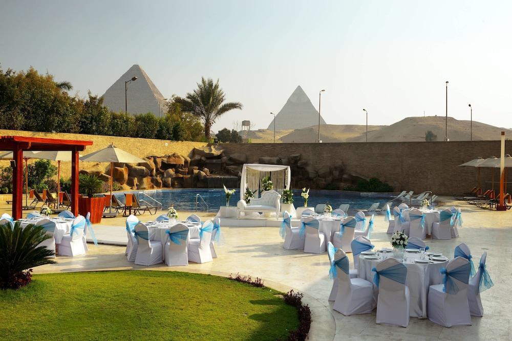 Le Meridien Pyramids Hotel & Spa Giza Экстерьер фото